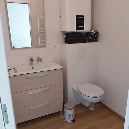 Agreable A La Campagne Et Proche De La Apartmán *