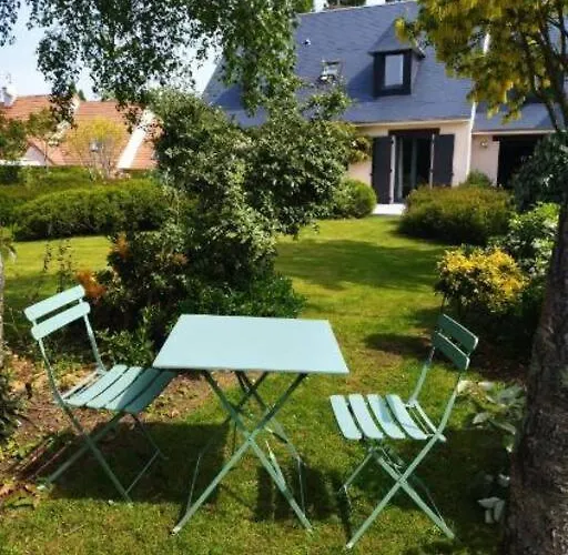 Agreable A La Campagne Et Proche De La *