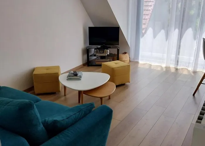 Agreable A La Campagne Et Proche De La *